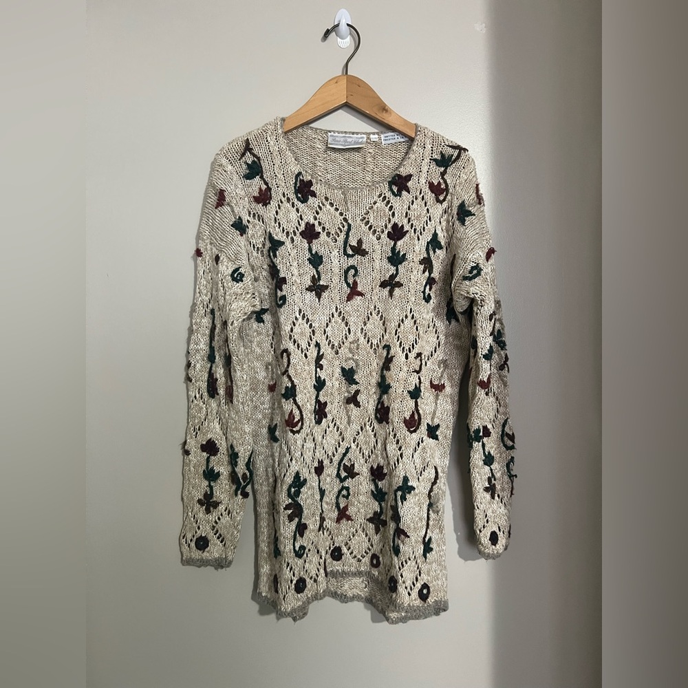 Vintage Hand knitted chunky Floral cream Sweater